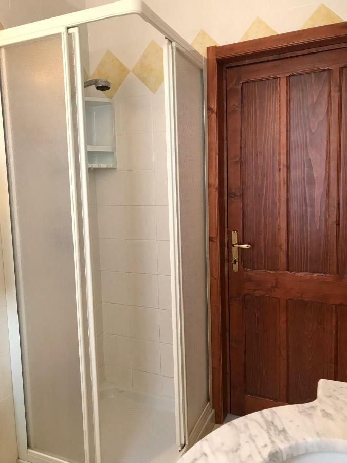 הוילה ברקידה Sardegna Vicino Ad Olbia "La Casa Nel Vicolo" מראה חיצוני תמונה