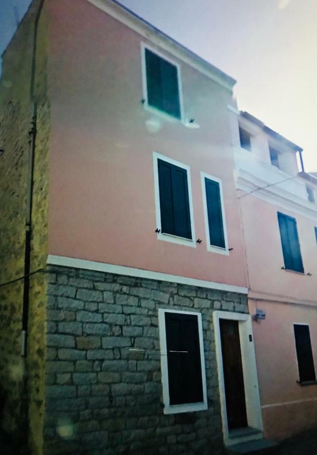 הוילה ברקידה Sardegna Vicino Ad Olbia "La Casa Nel Vicolo" מראה חיצוני תמונה