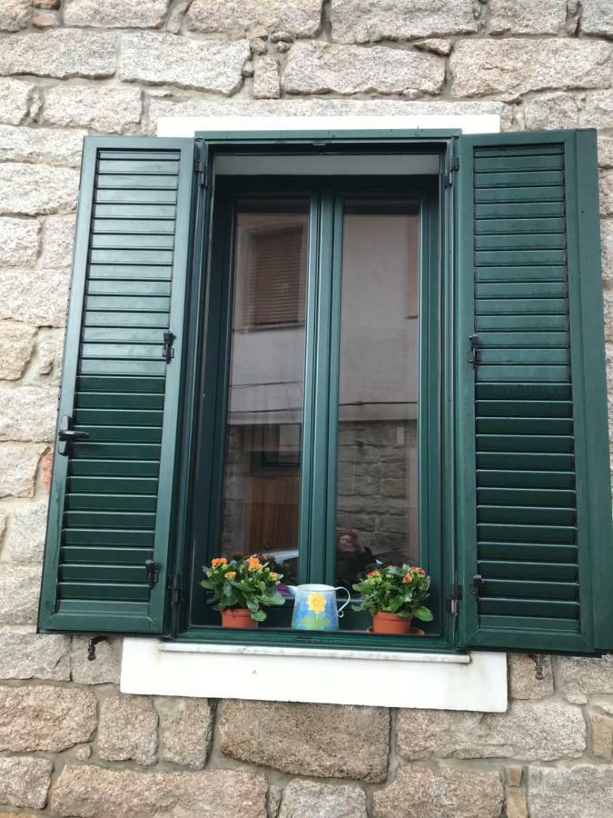 הוילה ברקידה Sardegna Vicino Ad Olbia "La Casa Nel Vicolo" מראה חיצוני תמונה