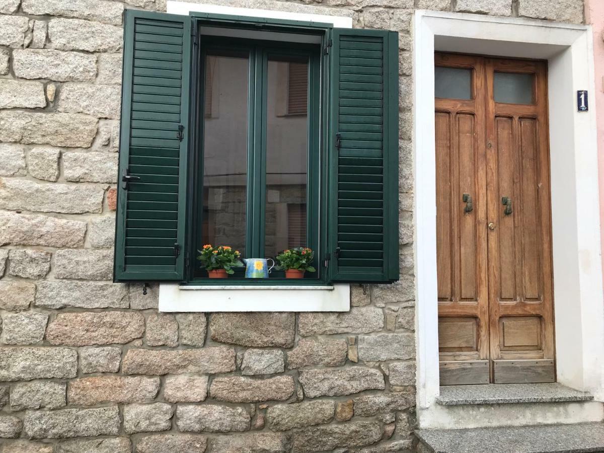הוילה ברקידה Sardegna Vicino Ad Olbia "La Casa Nel Vicolo" מראה חיצוני תמונה